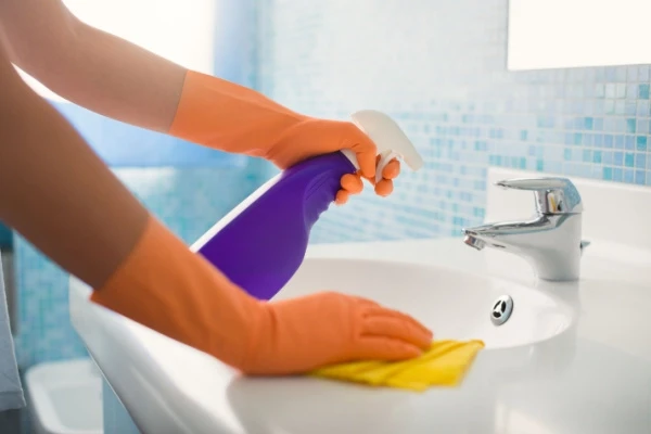 How Long Should It Take A Housekeeper To Clean A Bathroom?