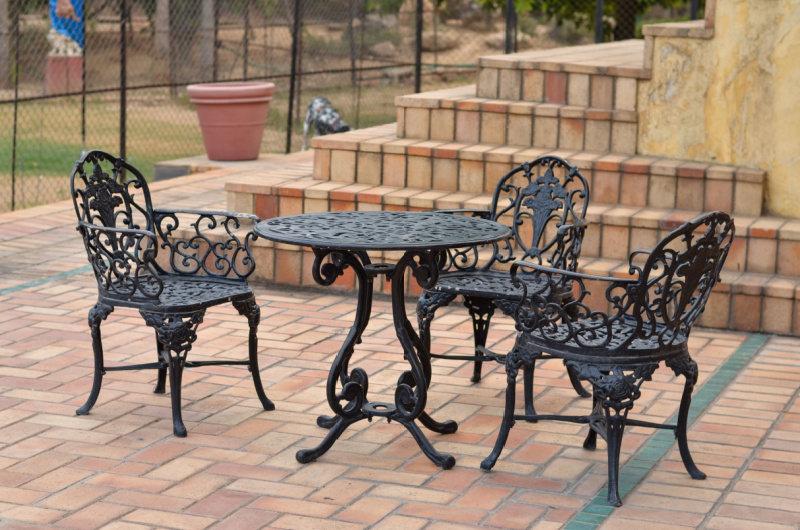 Metal patio furniture set