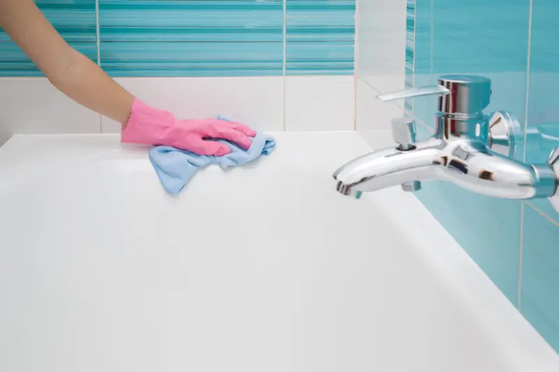 How to clean a bathroom before moving in