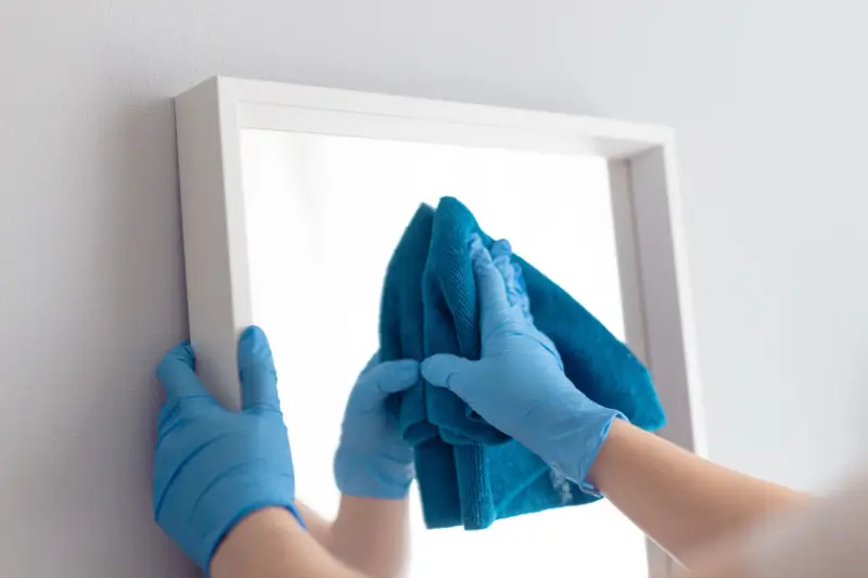 The One Mirror Cleaning Trick You Need To Know