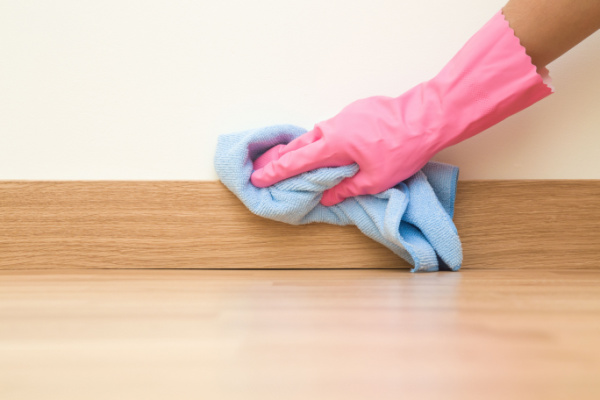 https://www.mollymaid.com/us/en-us/molly-maid/_assets/images/mly-how-to-clean-baseboards1.webp
